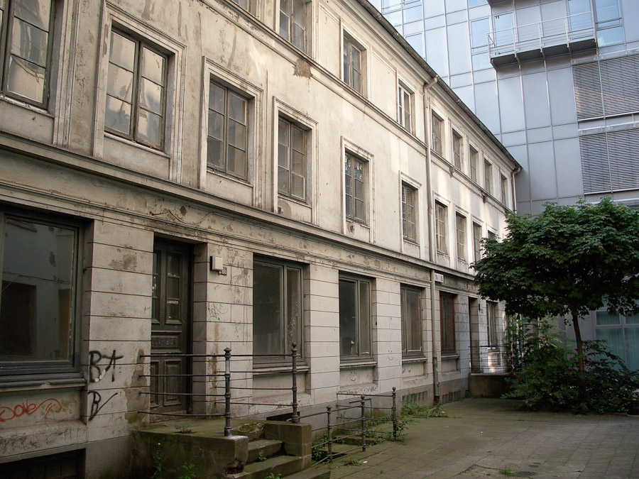 Stemmen gegen die Zeit...